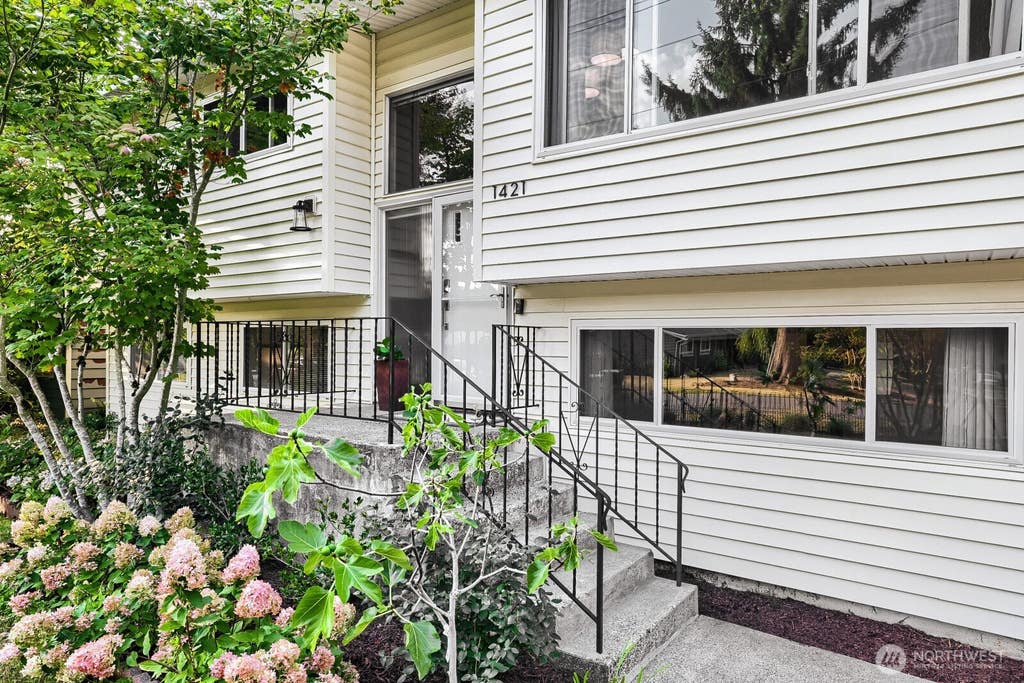 Photo of 1421 218th Street SW, Lynnwood, WA 98036 (MLS # 2574482)
