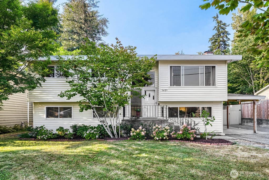 Photo of 1421 218th Street SW, Lynnwood, WA 98036 (MLS # 2574482)