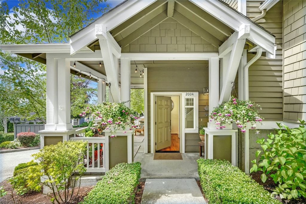 Photo of 2004 17th Avenue NE, Issaquah, WA 98029 (MLS # 2138837)