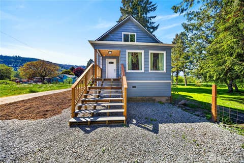 Photo of 2115 Valley Highway, Deming, WA 98244 (MLS # 2563930)