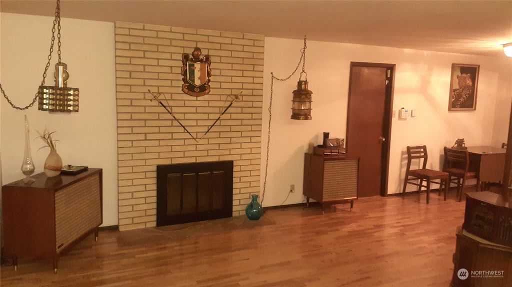 Photo of 16205 SE 29th Street, Bellevue, WA 98008 (MLS # 2043198)