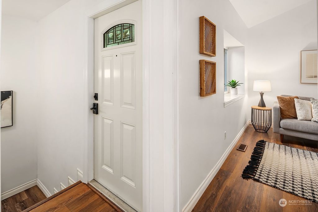 Photo of 4235 155th Place SE #4-1, Bellevue, WA 98006 (MLS # 2302366)