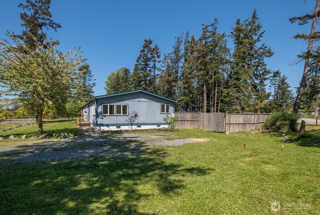 Photo of 1090 Paul Avenue, Oak Harbor, WA 98277 (MLS # 2512444)
