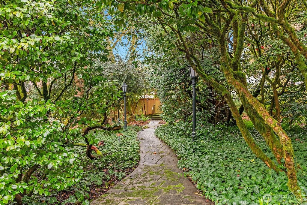 Photo of 1118000703 Broadmoor Drive E, Seattle, WA 98112 (MLS # 2489969)