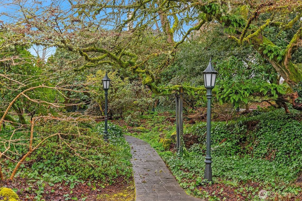 Photo of 1118000703 Broadmoor Drive E, Seattle, WA 98112 (MLS # 2489969)