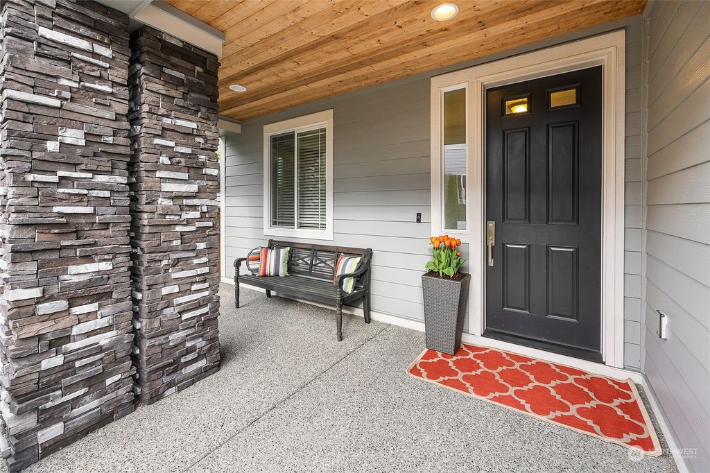 Photo of 8439 NE 146th Street, Kenmore, WA 98028 (MLS # 2214724)