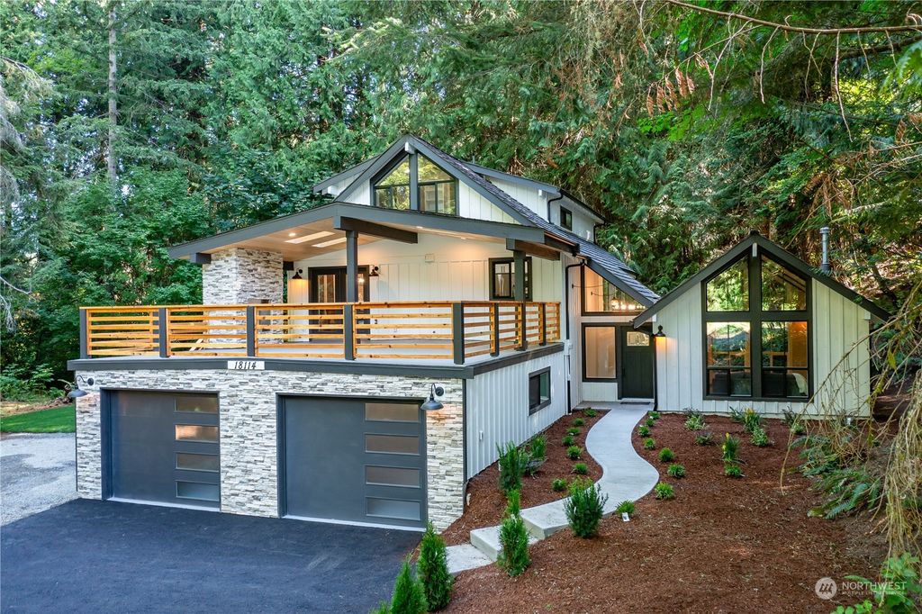 Photo of 18114 NE 175th Place, Woodinville, WA 98072 (MLS # 2148158)