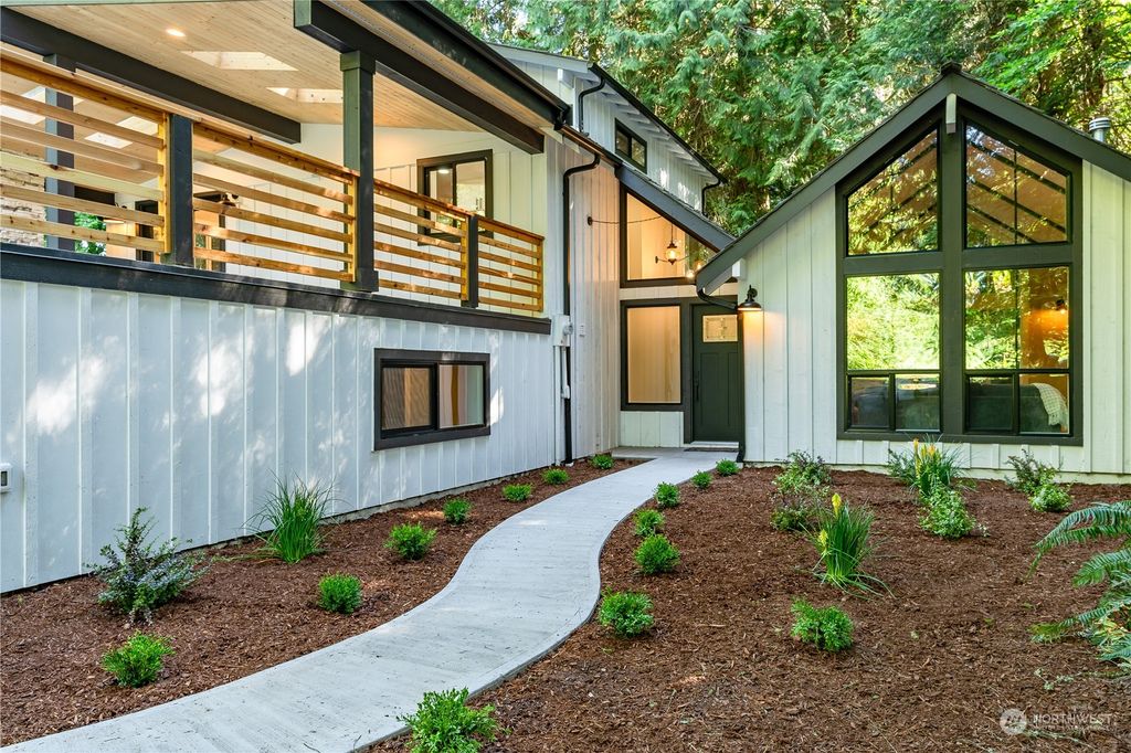 Photo of 18114 NE 175th Place, Woodinville, WA 98072 (MLS # 2148158)