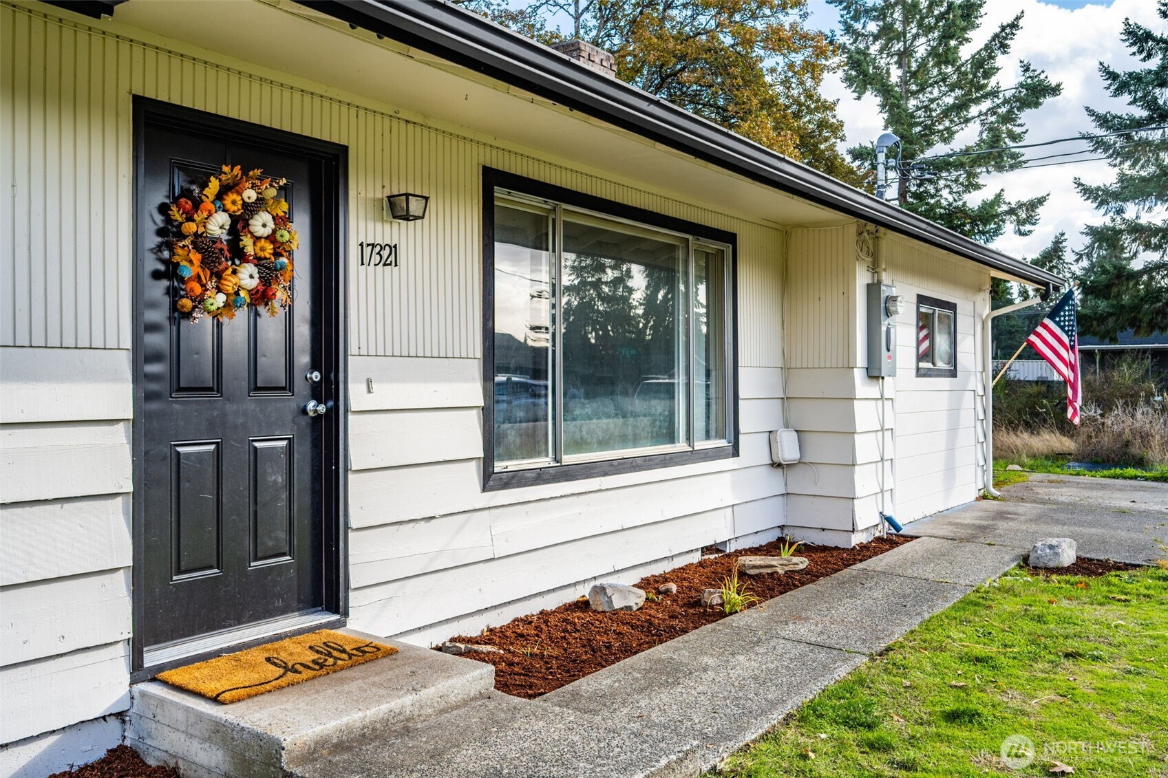 17321 Spanaway Lane E