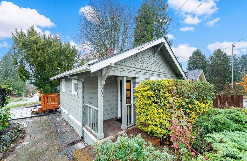 Photo of 902 N 61st Street, Seattle, WA 98103 (MLS # 2314002)