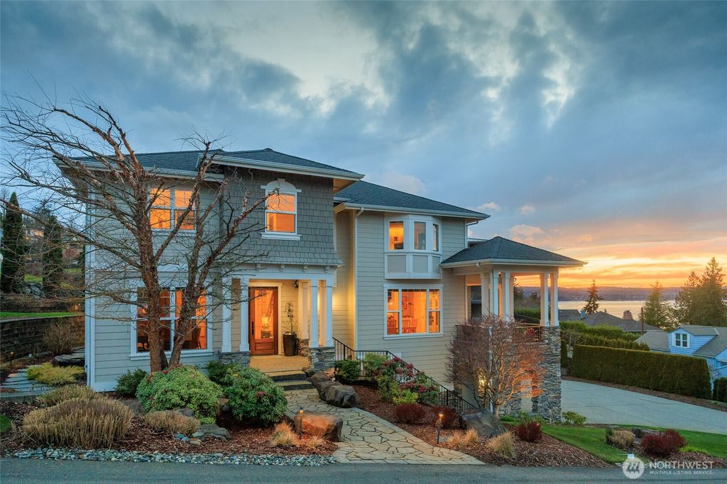 Photo of 401 LaMar Drive, Mukilteo, WA 98275 (MLS # 2346976)
