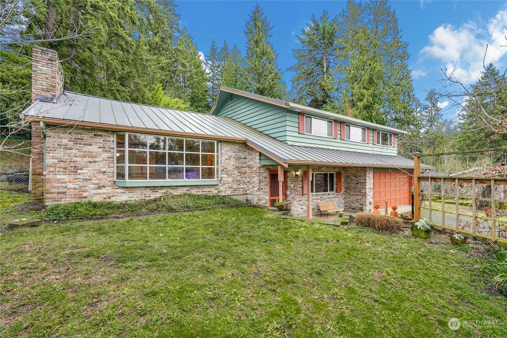 Photo of 18924 37th Avenue NE, Lake Forest Park, WA 98155 (MLS # 2193940)