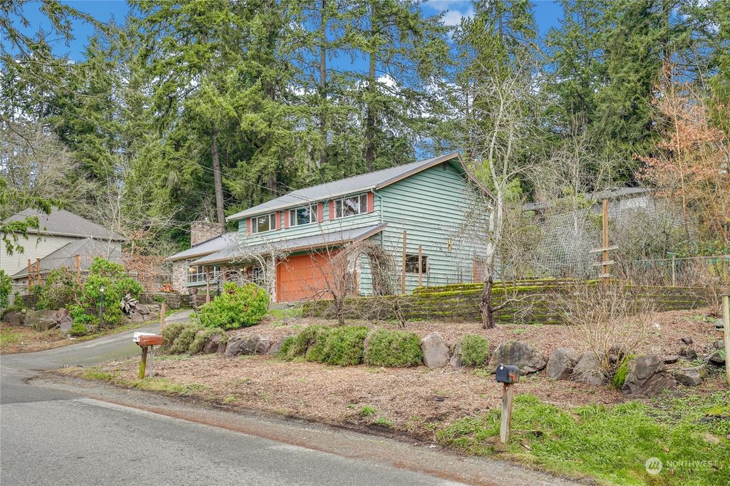 Photo of 18924 37th Avenue NE, Lake Forest Park, WA 98155 (MLS # 2193940)