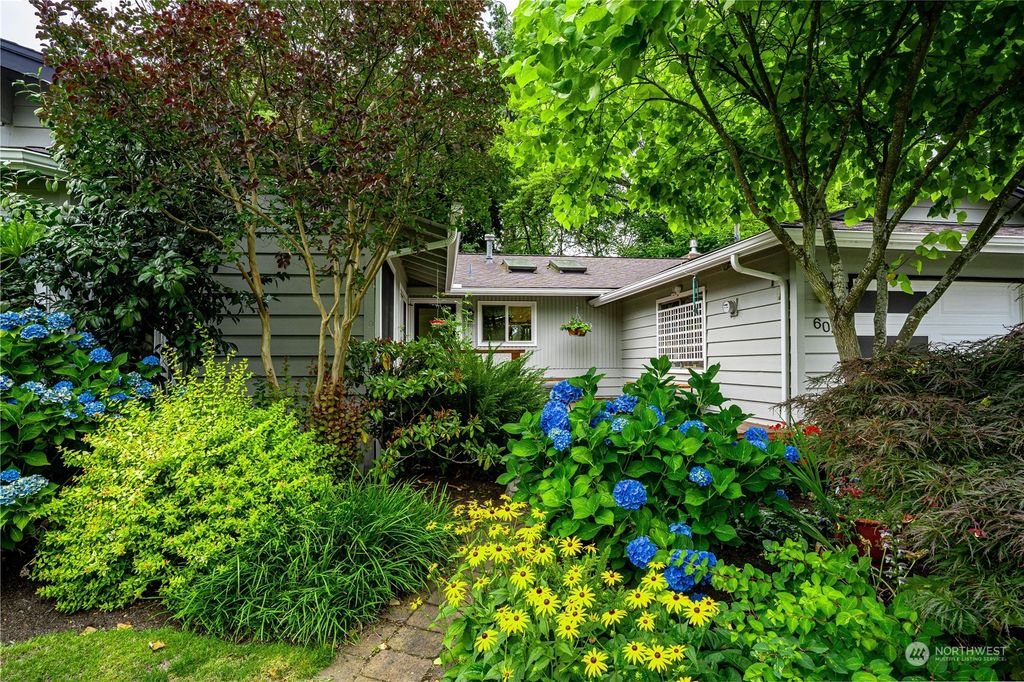 Photo of 604 128th Avenue SE, Bellevue, WA 98005 (MLS # 2183564)