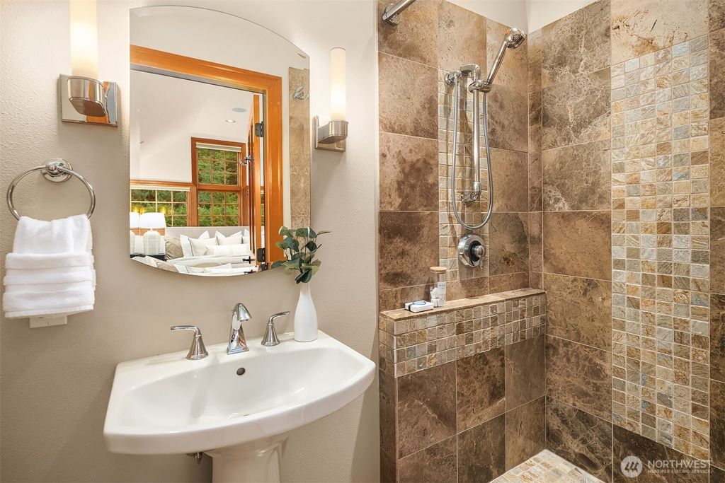 listing image 9360187804762043877