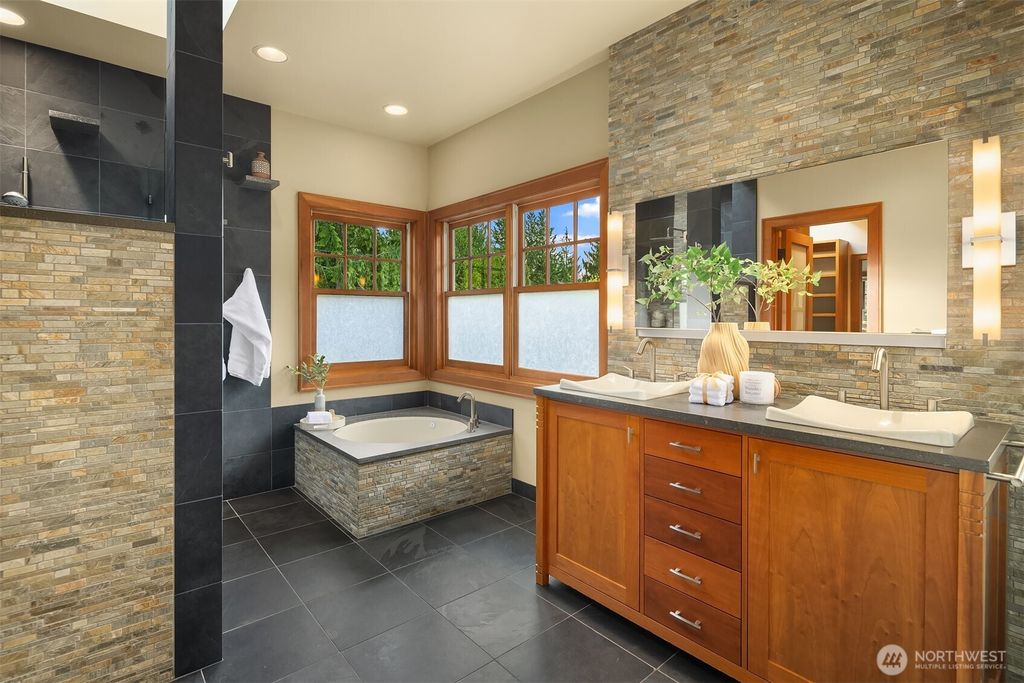 listing image 9364179024477740775