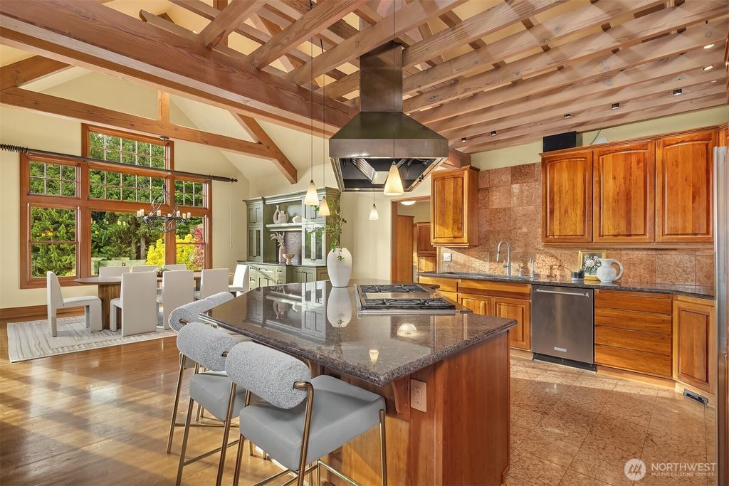 listing image 9364986039624423312