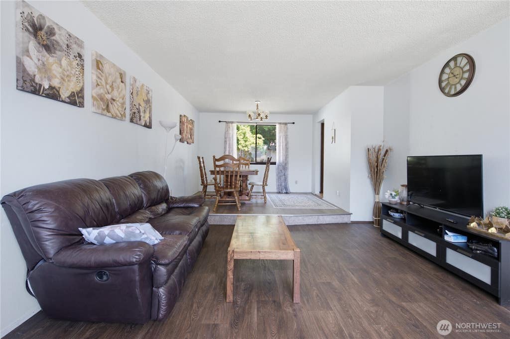 Photo of 3706 S 255th Place, Kent, WA 98032 (MLS # 2550198)