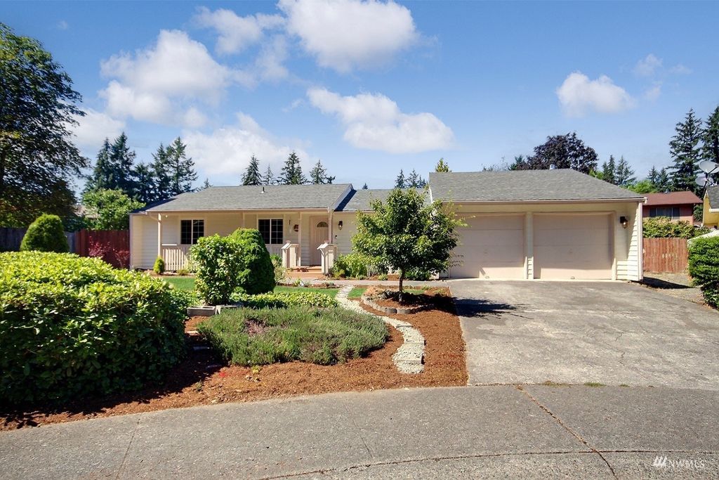 Photo of 26109 185th Court SE, Covington, WA 98042 (MLS # 1984518)