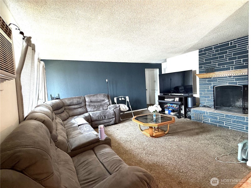 915 SE 4TH AVE