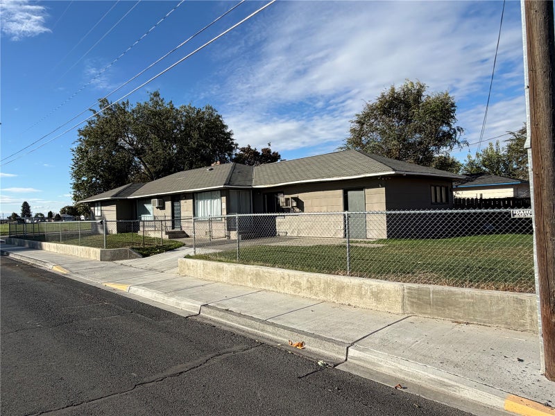 915 SE 4TH AVE