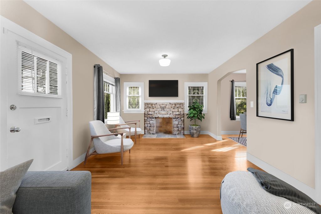 Photo of 1314 Broadway Avenue, Everett, WA 98201 (MLS # 2162989)