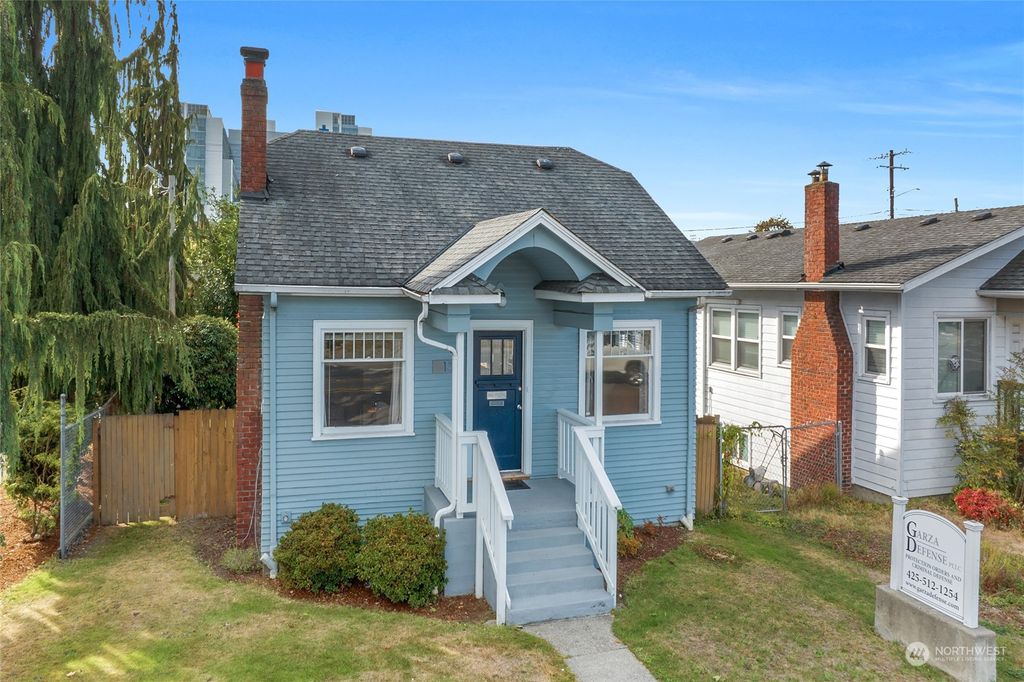 Photo of 1314 Broadway Avenue, Everett, WA 98201 (MLS # 2162989)