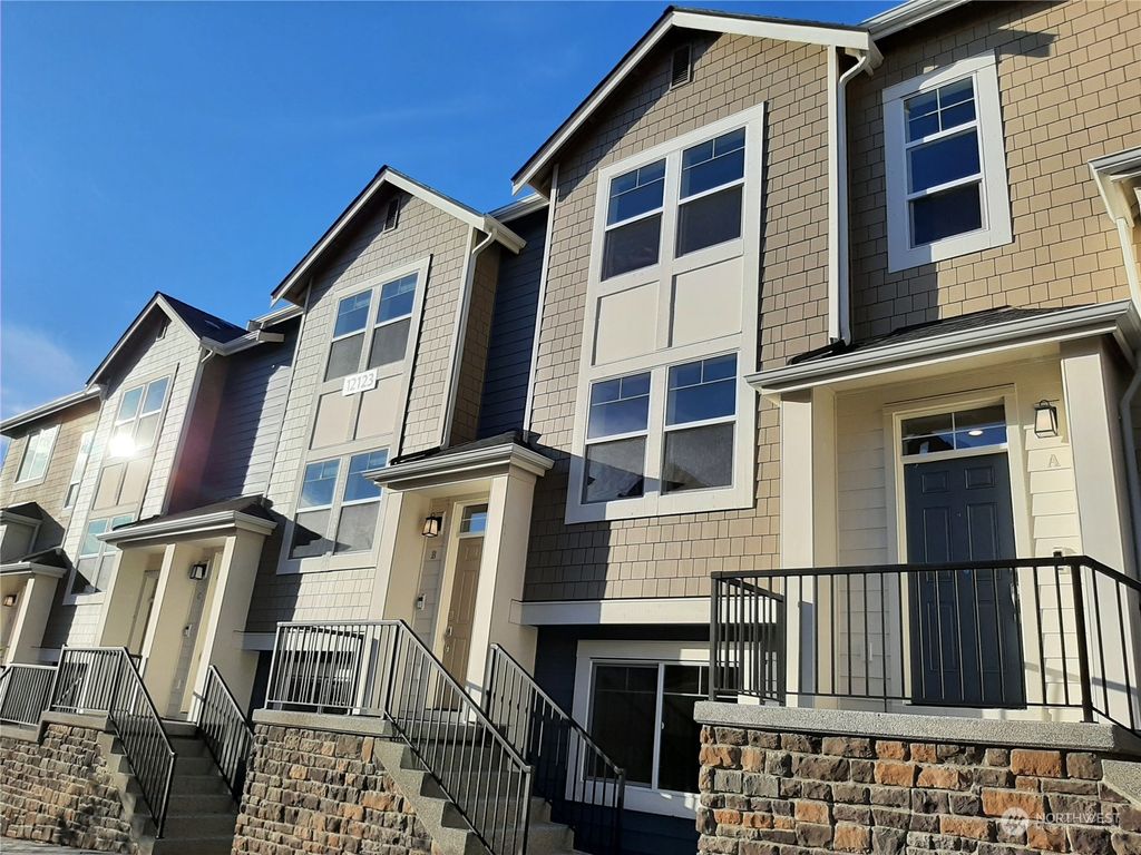 Photo of 12123 NE 194th Court #A, Bothell, WA 98011 (MLS # 2168967)