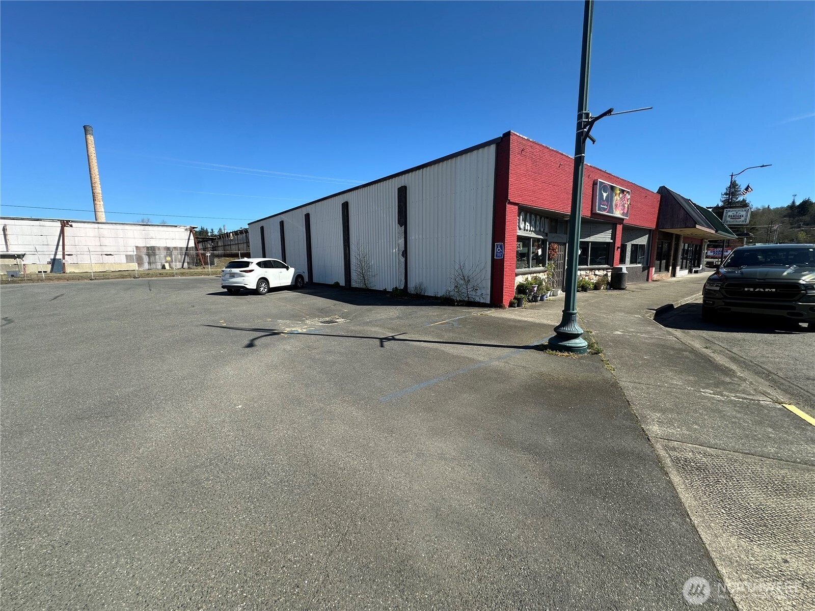200 W Simpson Avenue
