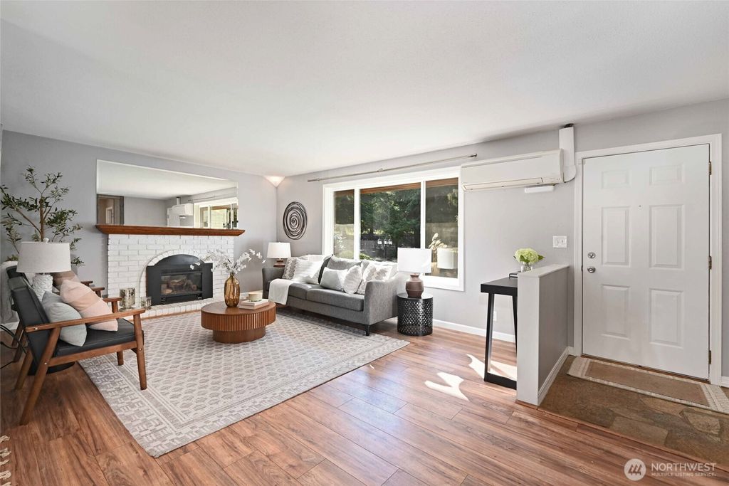 Photo of 4570 36th Avenue W, Seattle, WA 98199 (MLS # 2484421)