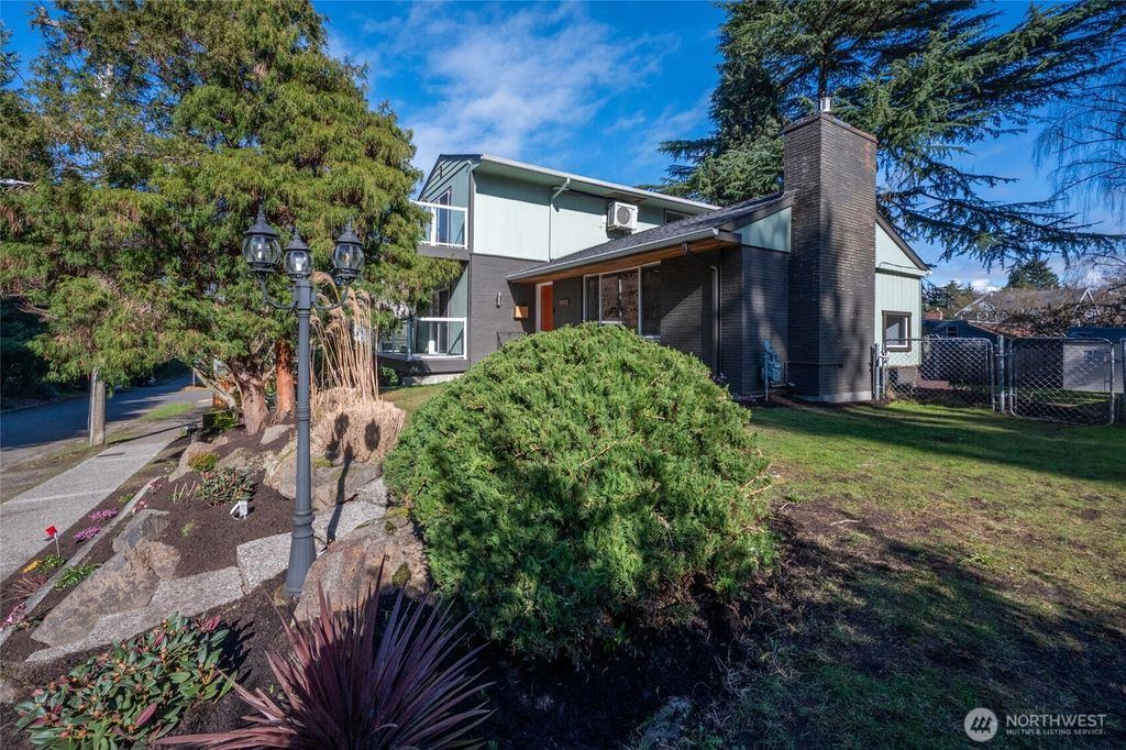 Photo of 4570 36th Avenue W, Seattle, WA 98199 (MLS # 2484421)