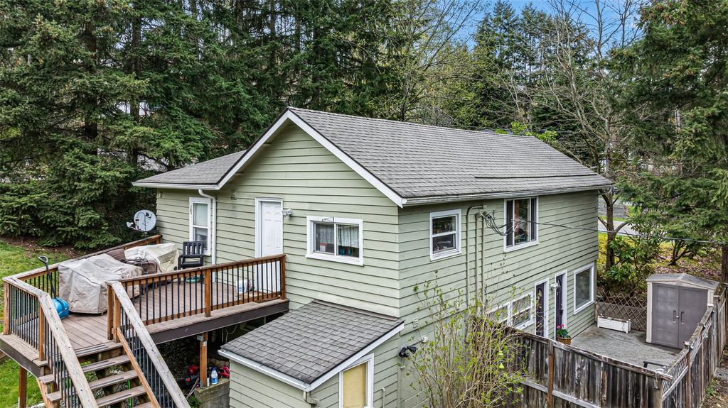 Photo of 5305 NE 193rd Street #A &amp; B, Lake Forest Park, WA 98155 (MLS # 2355449)