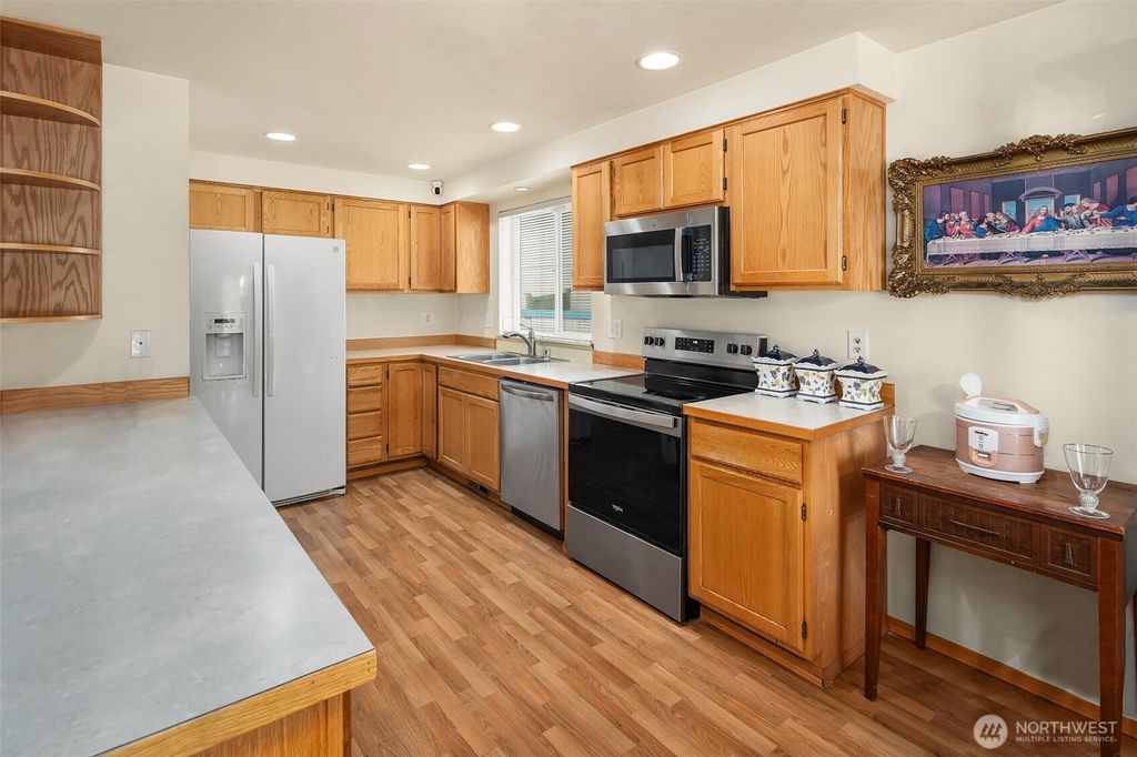 Photo of 440 Green Acres Place, Auburn, WA 98001 (MLS # 2360095)