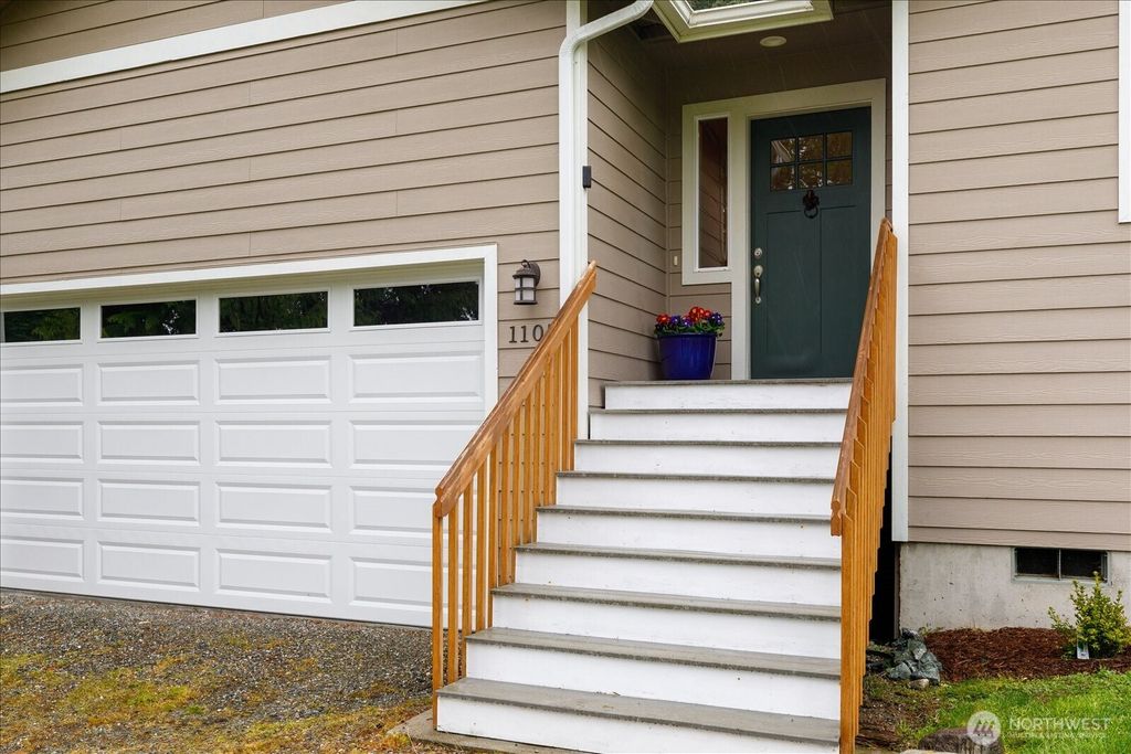 Photo of 1105 Halsey Drive, Coupeville, WA 98239 (MLS # 2490823)