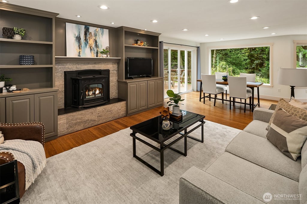 Photo of 28843 SE 64th Street, Issaquah, WA 98027 (MLS # 2579618)