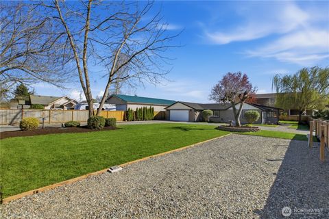 Photo of 2618 16th Avenue NW, Puyallup, WA 98371 (MLS # 2498068)