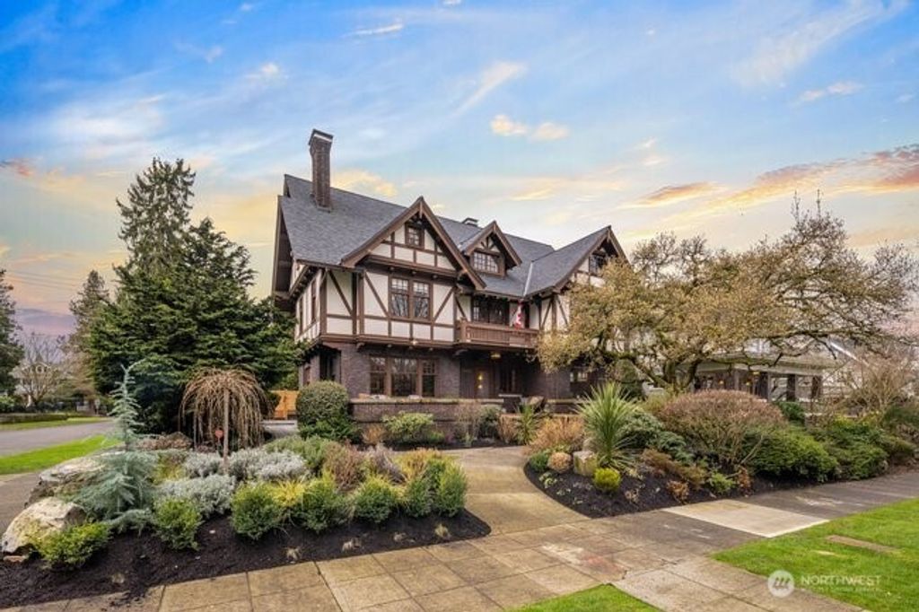 Photo of 1205 21st Avenue E, Seattle, WA 98112 (MLS # 2516920)