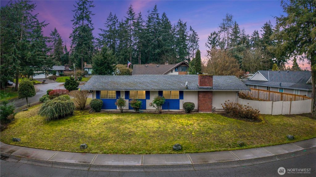 Photo of 3004 SW 325th Place, Federal Way, WA 98023 (MLS # 2333516)