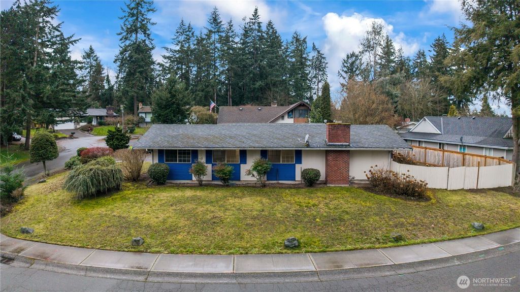 Photo of 3004 SW 325th Place, Federal Way, WA 98023 (MLS # 2333516)
