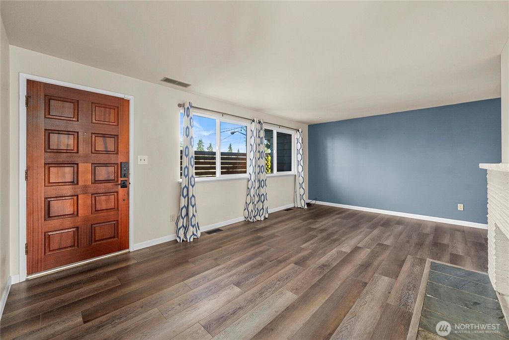 Photo of 25416 31st Avenue S, Kent, WA 98032 (MLS # 2435794)