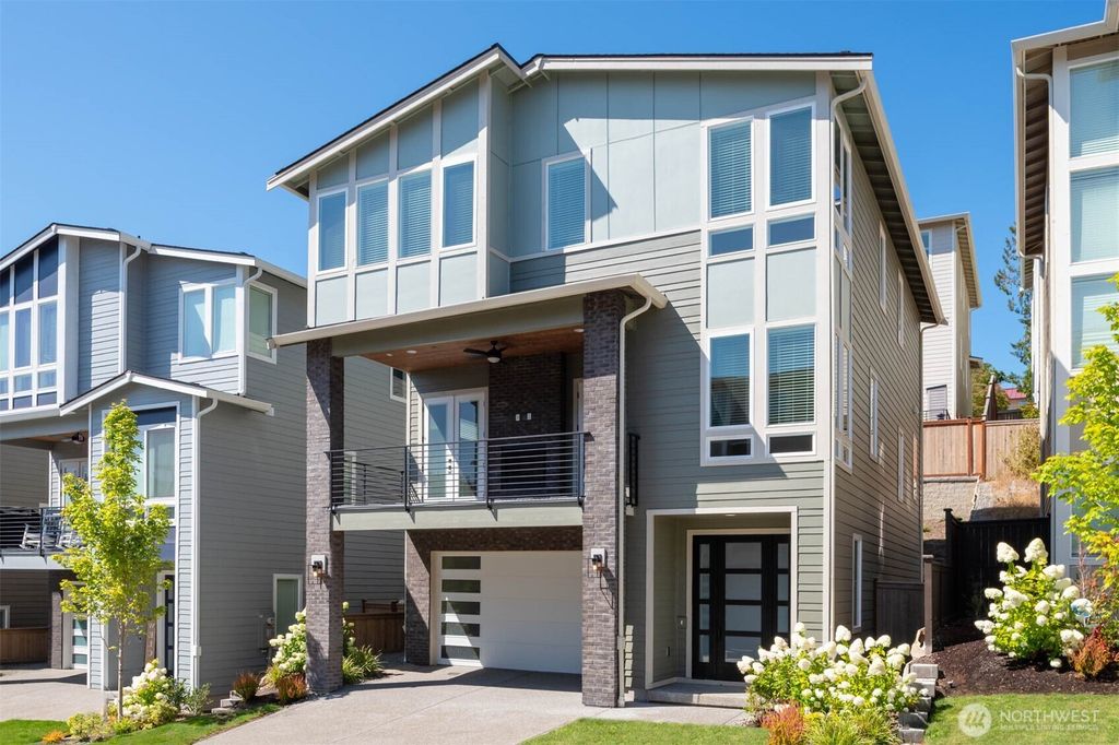 Photo of 7573 S 130th Place, Seattle, WA 98178 (MLS # 2432965)