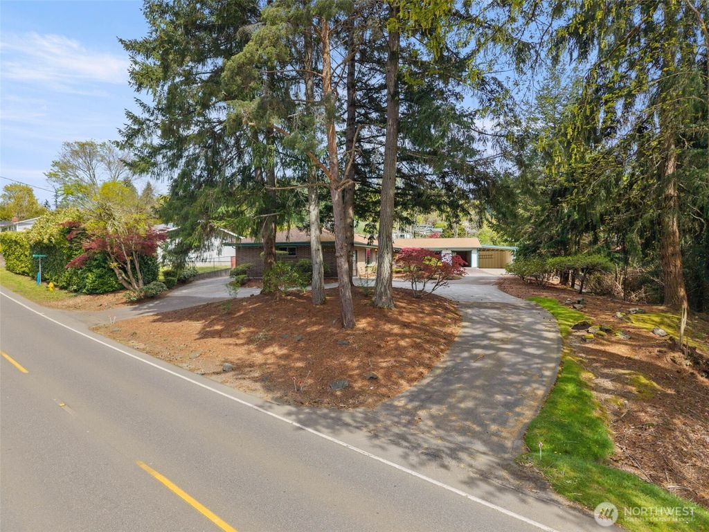 Photo of 2604 Trenton Avenue NE, Bremerton, WA 98310 (MLS # 2505317)