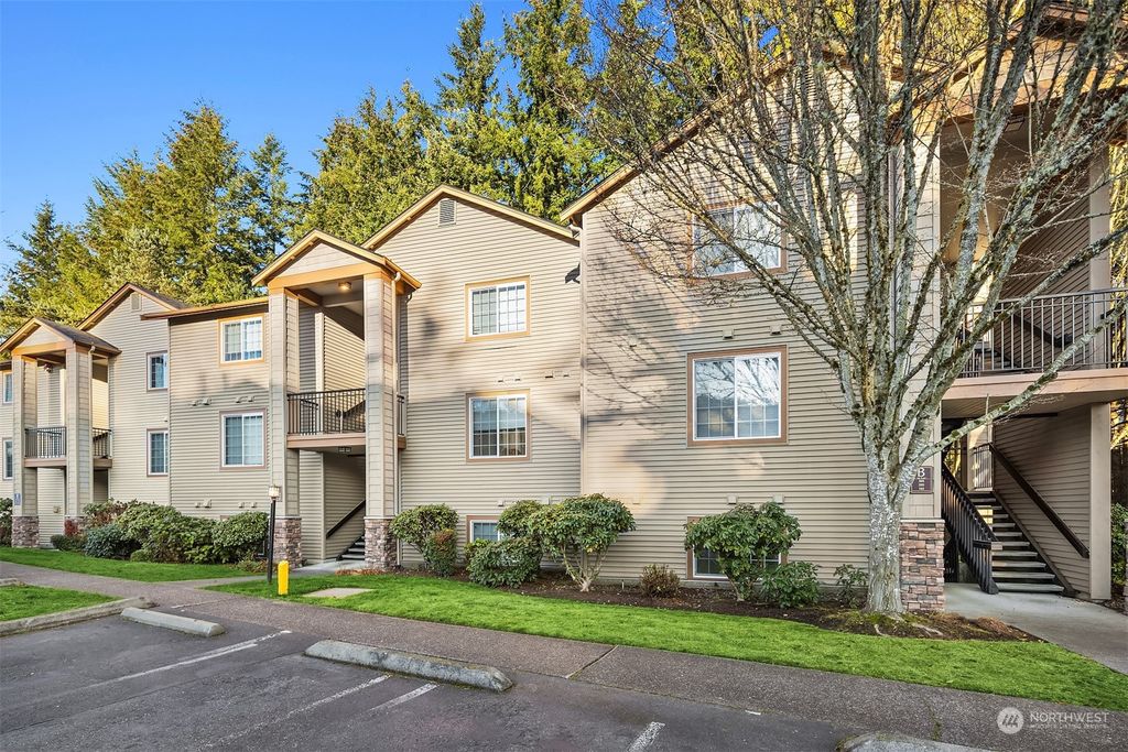 Photo of 25025 SE Klahanie Blvd Blvd #B103, Sammamish, WA 98075 (MLS # 2314867)