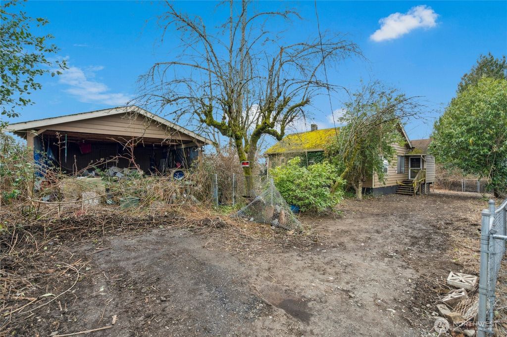 Photo of 1409 N 24th Street, Renton, WA 98056 (MLS # 2448949)