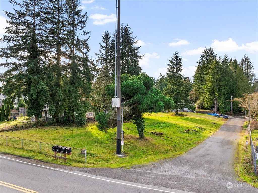 Photo of 21116 Locust Way, Lynnwood, WA 98036 (MLS # 2319147)