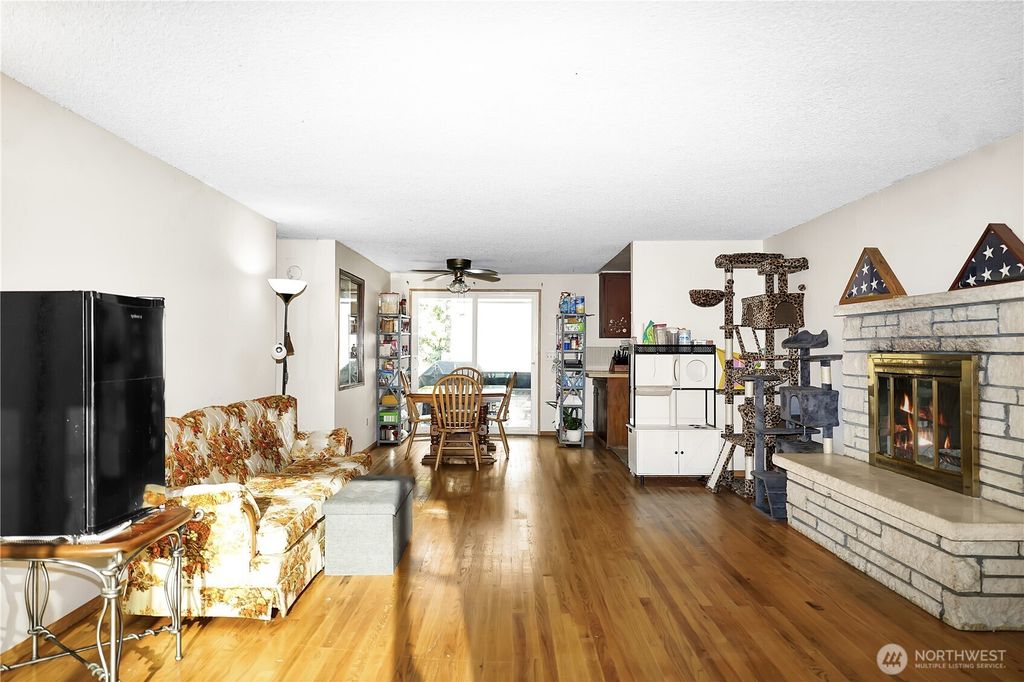 Photo of 22304 113th Place SE, Kent, WA 98031 (MLS # 2429504)