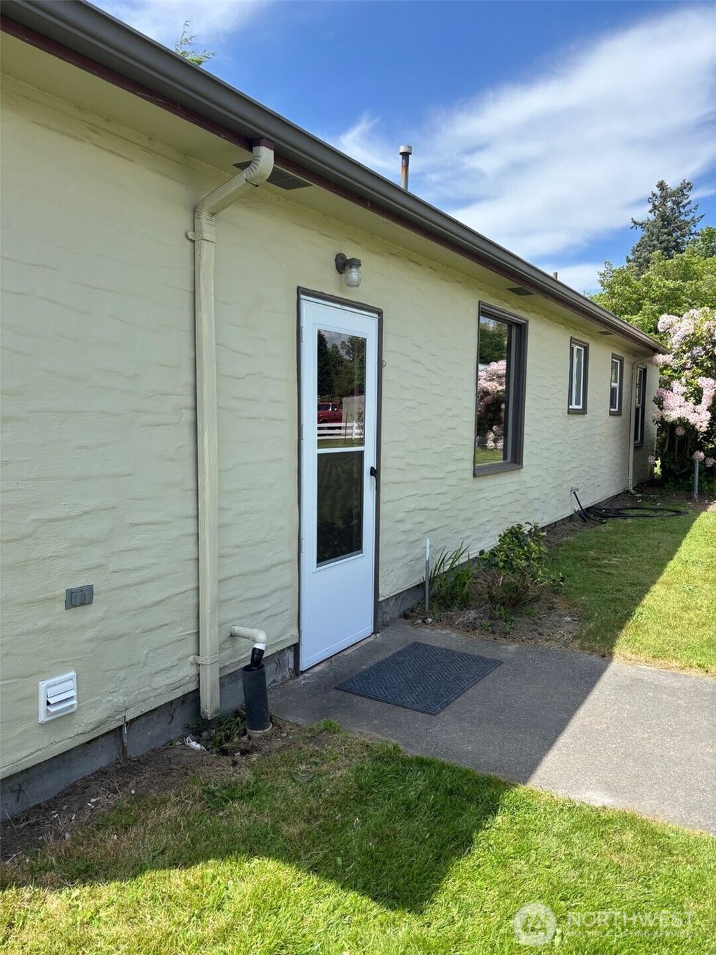 Photo of 10563 District Line Road, Burlington, WA 98233 (MLS # 2535523)
