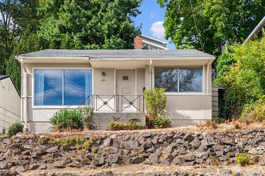Photo of 424 N Bowdoin Place, Seattle, WA 98103 (MLS # 2272654)