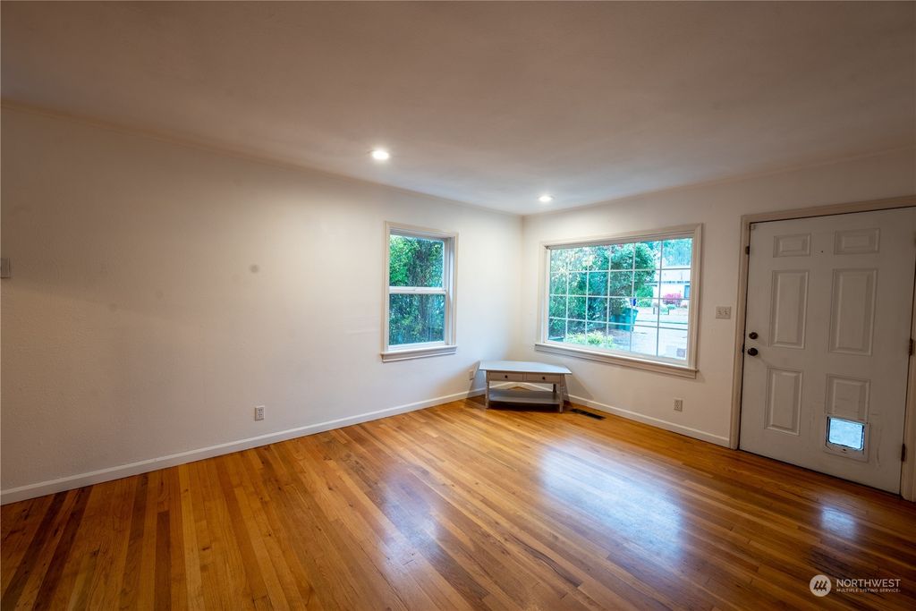 Photo of 15516 26th Avenue NE, Shoreline, WA 98155 (MLS # 2014621)