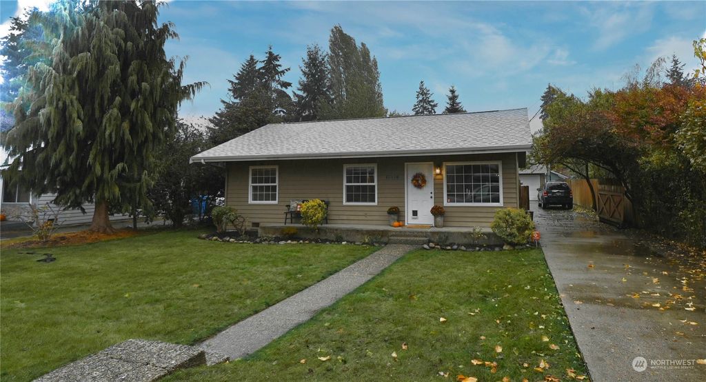 Photo of 15516 26th Avenue NE, Shoreline, WA 98155 (MLS # 2014621)